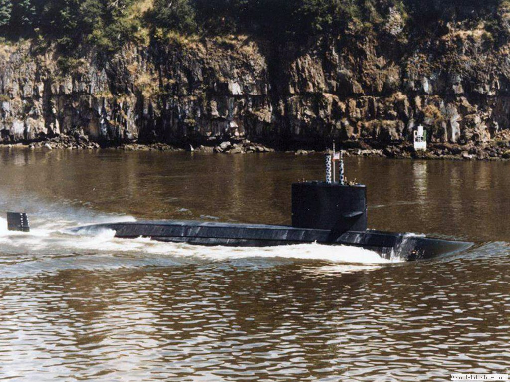 USS Blueback (SS-581) in fresh water