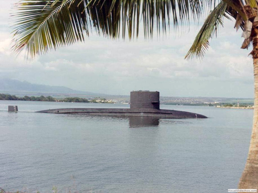USS Blueback (SS-581) in Hawaii